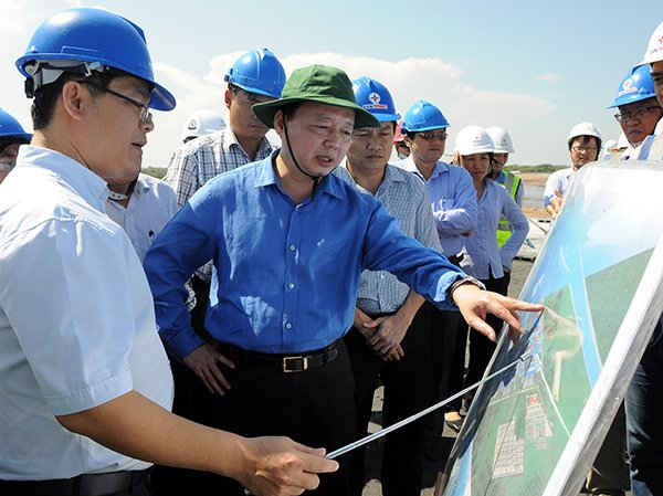 Bộ trưởng Trần Hồng Hà kiểm tra dự án Nhiệt điện Duyên Hải tại Trà Vinh vào chiều 26/4