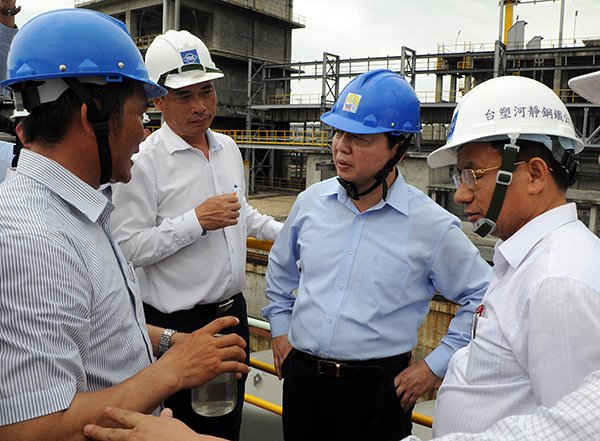 Bộ trưởng nghe báo cáo về việc hoàn thành các công trình BVMT ở Formosa Hà Tĩnh 