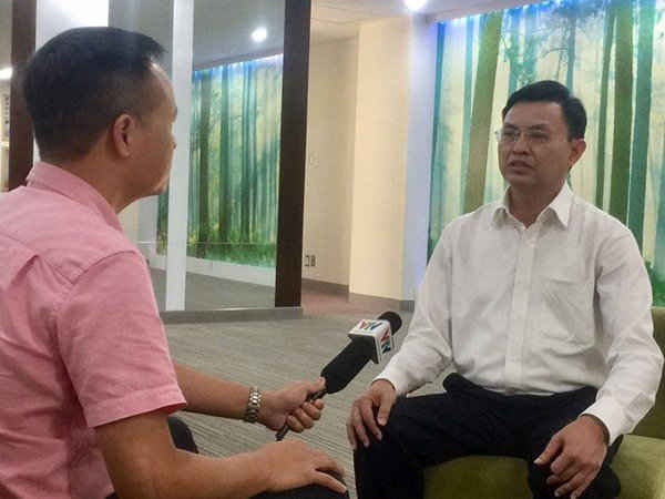  Tiến sĩ Hoàng Văn Thức, Phó Tổng cục trưởng Tổng cục môi trường đã trả lời phỏng vấn VTV1 tối 28/4. Ảnh: Việt Hùng
