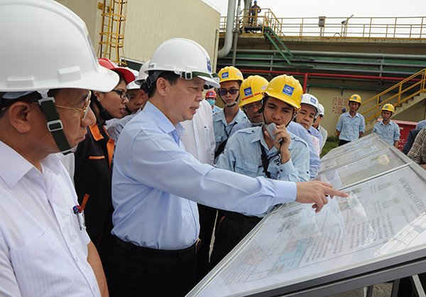 Bộ trưởng kiểm tra hệ thống điều hành khu xử lý sinh hóa của Formosa Hà Tĩnh