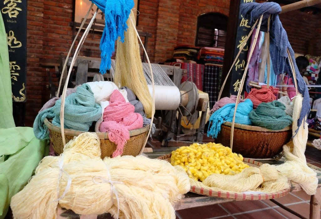 Tơ lụa của Việt Nam là sản phẩm có tiếng trên Thế giới