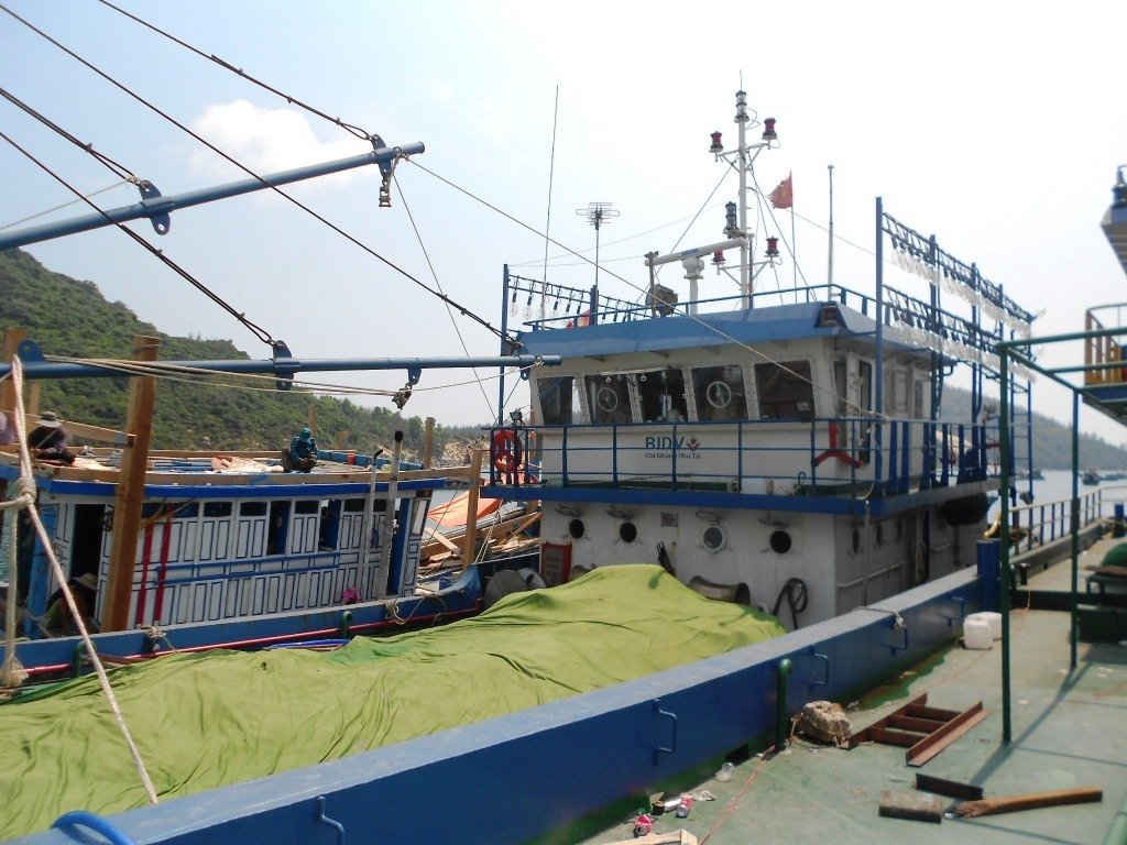 Những con tàu vỏ thép do Công ty TNHH MTV Nam Triệu đóng ngư dân tố là công ty đóng tàu “rởm”.