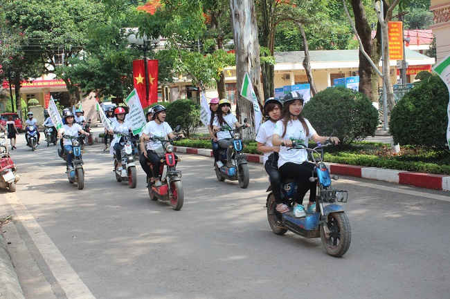 Diễu hành tuyên truyền, hưởng ứng chương trình thi đua “Gia đình tiết kiệm điện TP Sơn La 2017