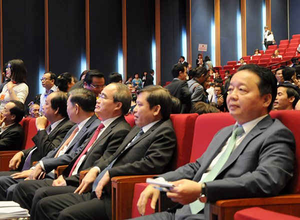 Bộ trưởng Bộ TN&MT Trần Hồng Hà và các đại biểu Trung ương tham dự Hội nghị 