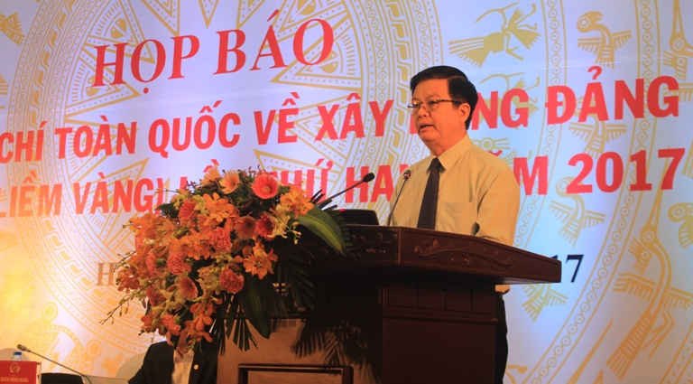 Ông Mai Văn Chính - Ủy viên TW Đảng, Phó Trưởng Ban Tổ chức Trung ương phát biểu chỉ đạo tại buổi Họp báo