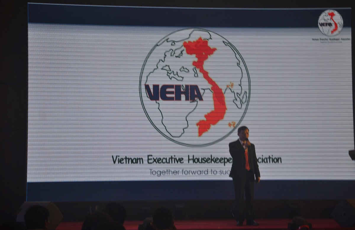 Ông Nguyễn Quang- Chủ tịch CLB Quản lý Buồng phòng Việt Nam phát biểu khai mạc hội thảo