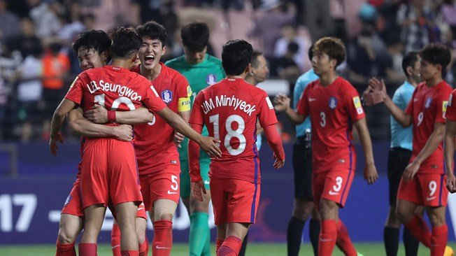 Các cầu thủ Hàn Quốc đã có trận đấu mở màn cực kỳ ấn tượng trước các khán giả nhà