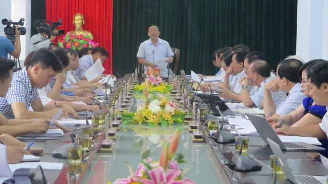 Ông Mùa A Sơn, Chủ tịch UBND tỉnh Điện Biên phát biểu tại hội nghị