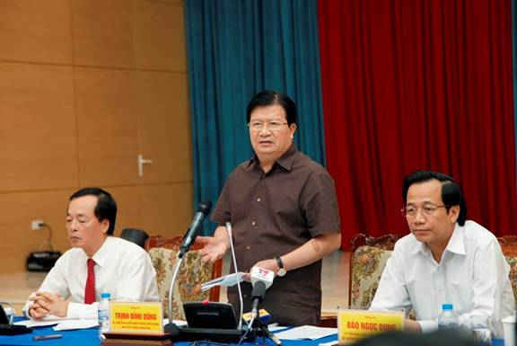 Phó Thủ tướng Trình Định Dũng phát biểu và chỉ đạo tại Hội nghị