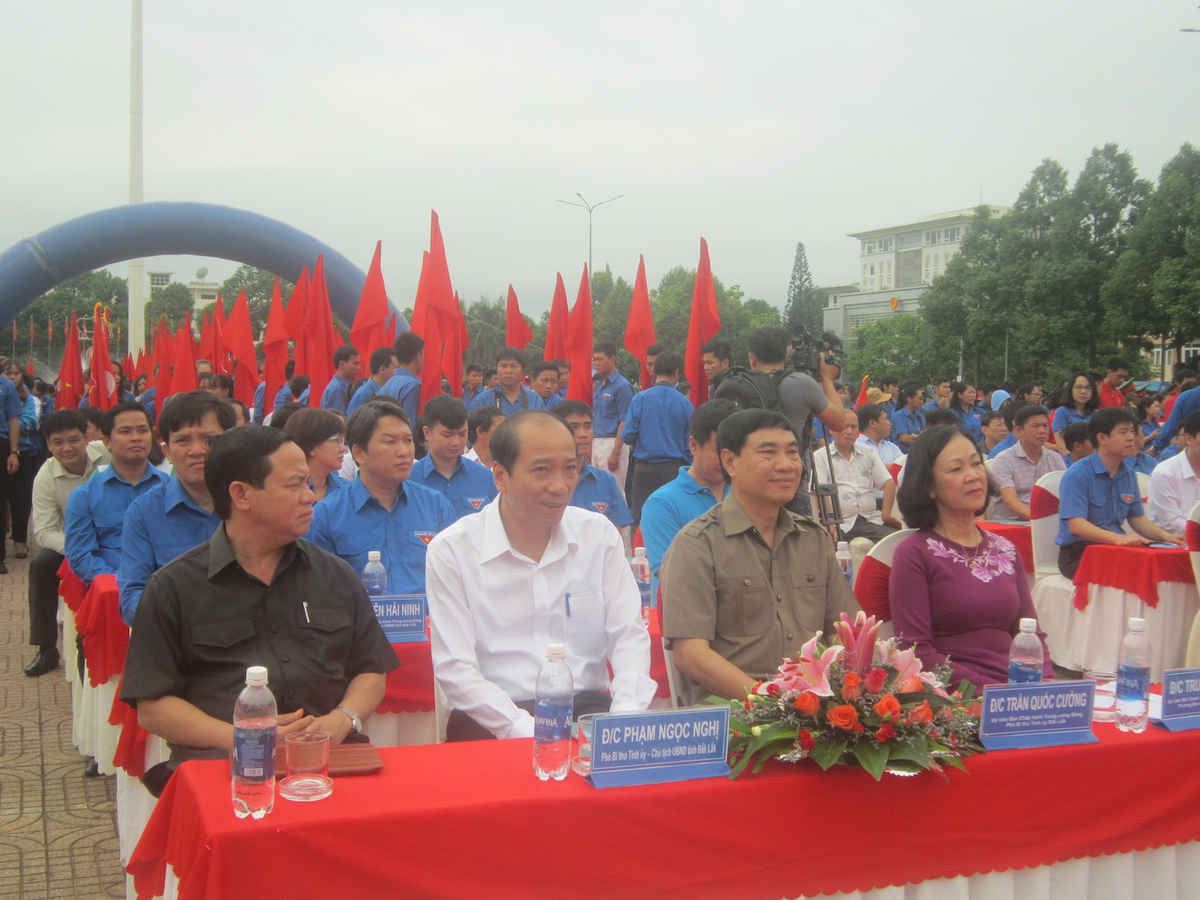 . Bà Trương Thị Mai, Ủy viên Bộ Chính trị, Bí thư TƯ Đảng, Trưởng ban Dân vận TƯ tới dự lễ ra quyaan 