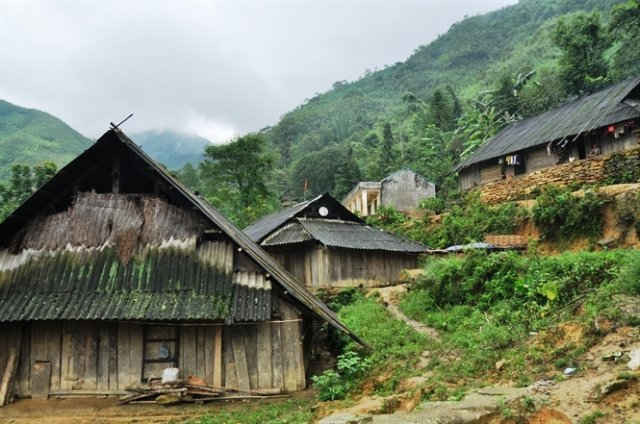 Hơn 30 hộ dân ở thôn Pờ Sì  Ngài, xã Trung Chải,huyện Sa Pa ( tỉnh Lào Cai) sẽ được di chuyển tới nơi ở mới an toàn hơn.