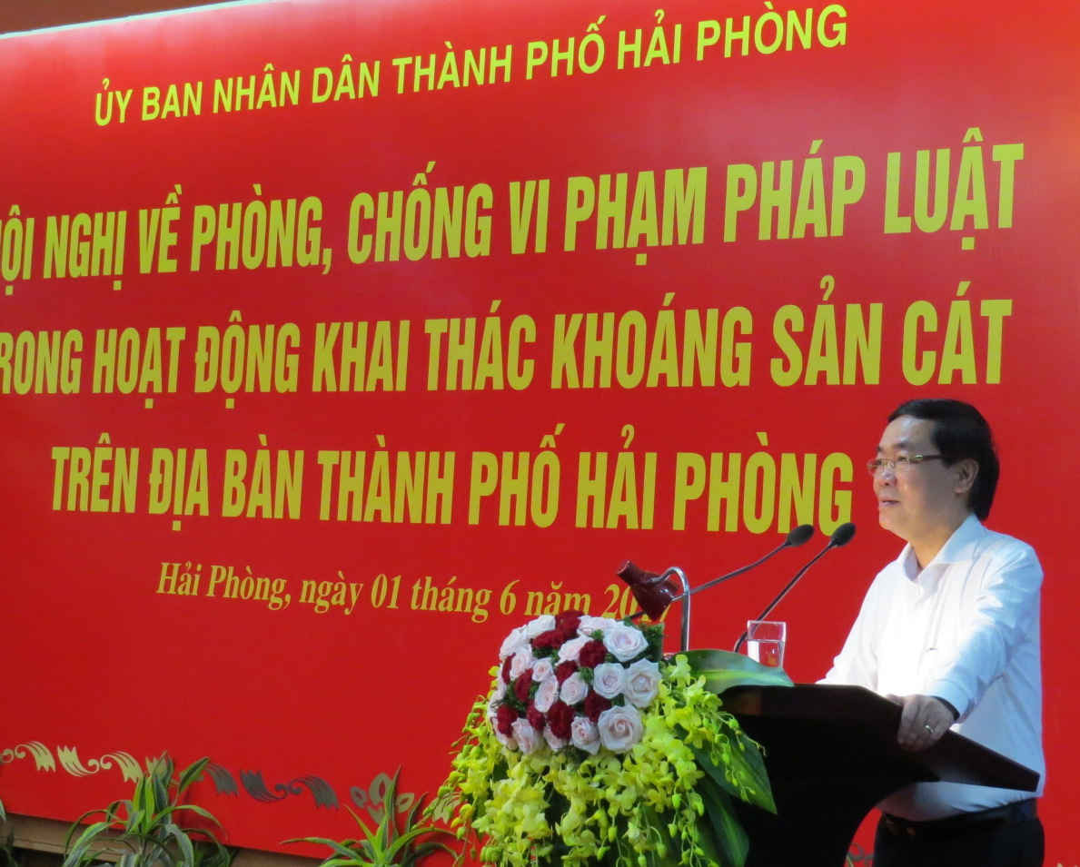 Ông Lê Thanh Sơn, Phó Chủ tịch UBND thành phố Hải Phòng phát biểu tại hội nghị.