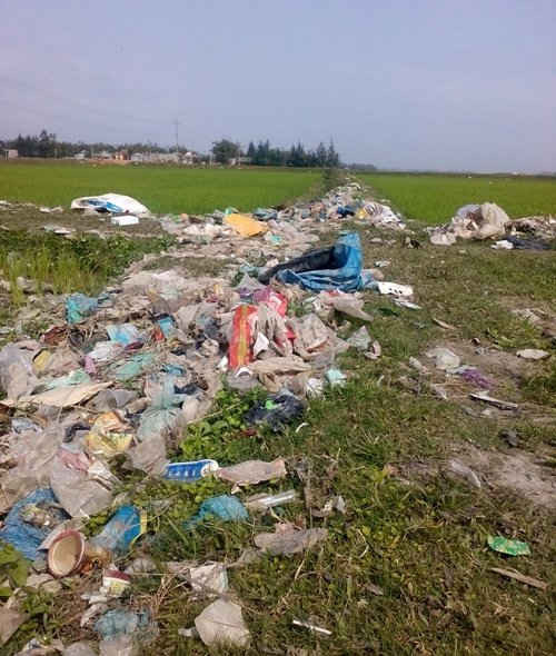 Tình trạng ô nhiễm rác thải môi trường nông thôn diễn ra nhiều nơi trên địa bàn Quảng Bình
