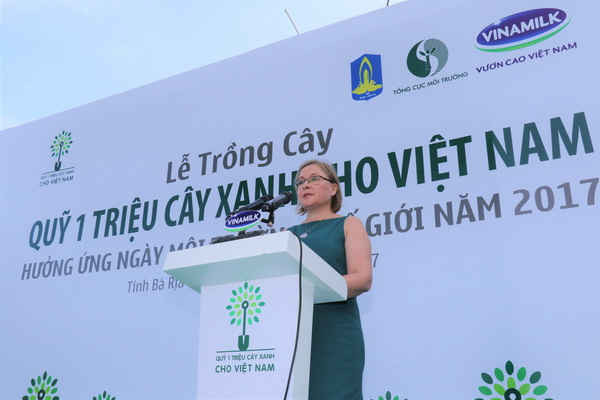 Bà Marianne Oehlers – Đại diện của Liên Hiệp Quốc tại Việt Nam phát biểu tại sự kiện