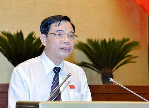 Thừa ủy quyền của Thủ tướng Chính phủ trình bày Tờ trình dự án Luật Thủy sản (sửa đổi), Bộ trưởng Bộ NN&PTNT Nguyễn Xuân Cường