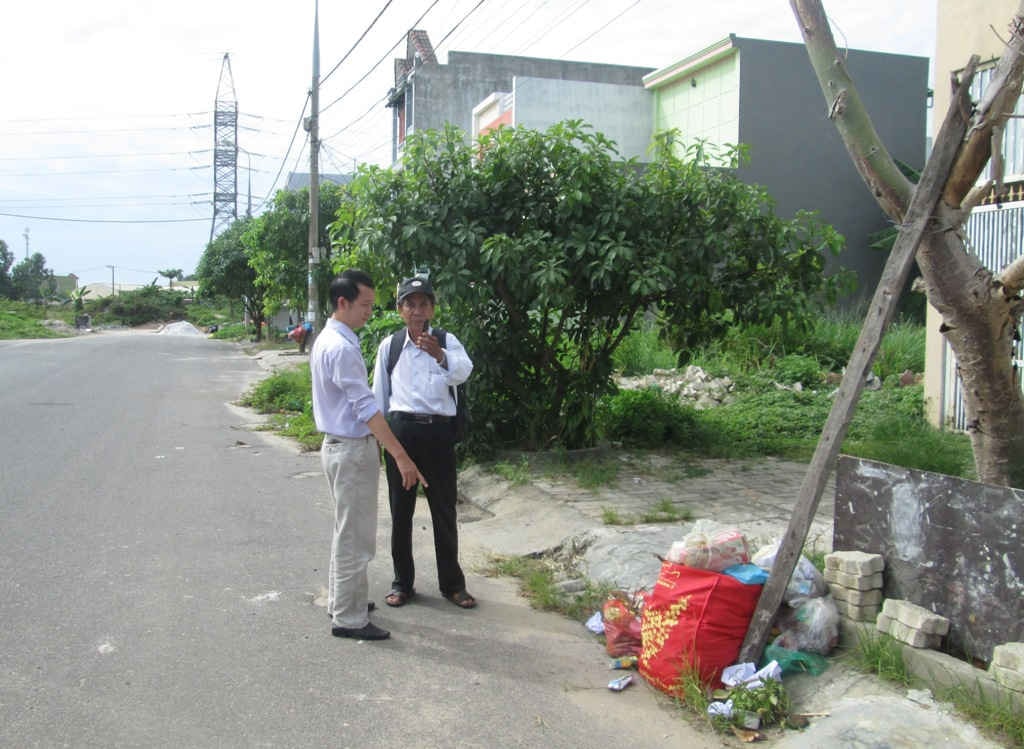 Người dân phản ánh rác thải ở lô 233 Khu tái định cư Quảng Thắng trong 7 ngày chưa được thu gom