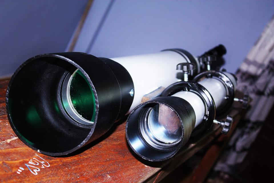 Niềm đam mê khiến San tạo ra nhiều chiếc kính độc đáo để khám phá bầu trời