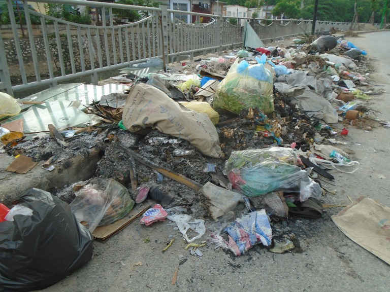Ngõ 120 Trường Chinh tái diễn tình trạng đổ trộm rác, phế thải