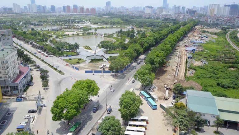 Cây xanh ở nhiều tuyến phố của Thủ đô đã bị chặt hạ, phục vụ cho việc xây dựng các dự án giao thông. (Ảnh minh họa)