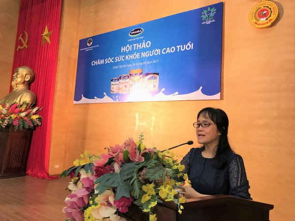 Bà Nguyễn Minh Tâm - Giám đốc Chi nhánh Hà Nội của Vinamilk phát biểu tại hội thảo