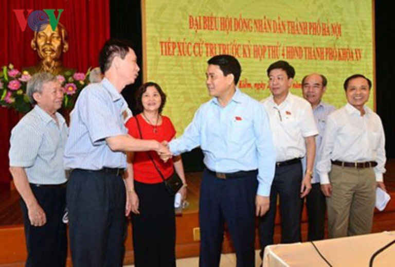 Chủ tịch UBND TP Hà Nội Nguyễn Đức Chung tiếp xúc với cử tri quận Hoàn Kiếm