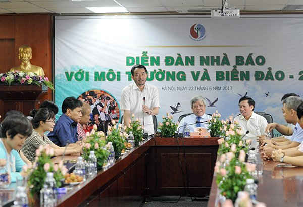 Ông Hoàng Văn Thành - Tổng Biên tập Báo TN&MT phát biểu tại buổi gặp mặt