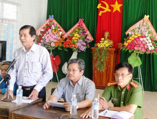 Phó Chủ tịch UBND tỉnh Bình Định Trần Châu tại buổi đối thoại với dân ngày 22.6.