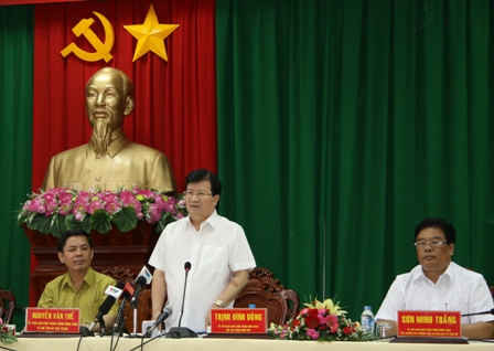 Phó Thủ tướng Chính phủ, Trịnh Đình Dũng phát biểu chỉ đạo tại hội nghị.