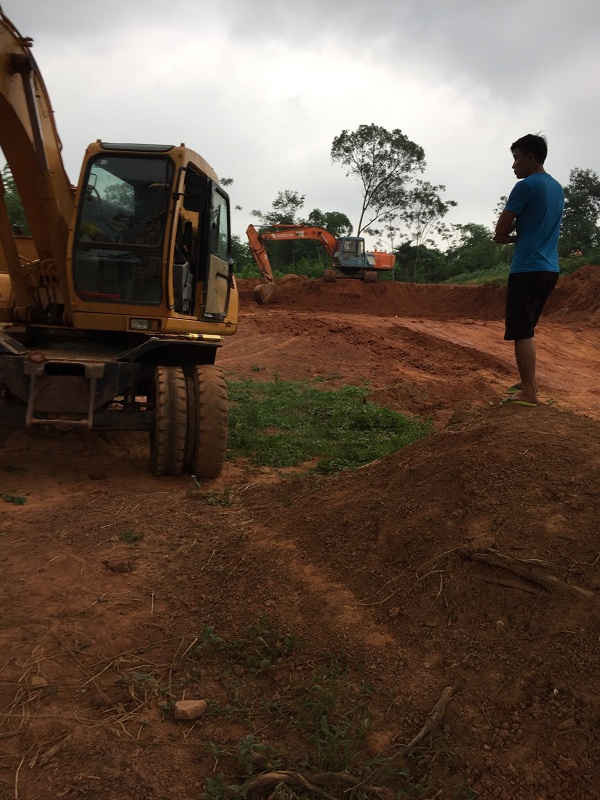 Khu vực Công ty TNHH Mường Thanh khai thác đất và phụ gia xi măng trái phép (Ảnh: Người dân cung cấp)