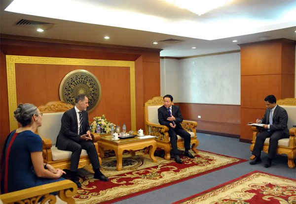 Bộ trưởng Trần Hồng Hà - Chủ tịch Ủy ban sông Mê Công Việt Nam làm việc với  Bộ trưởng Bộ Tài nguyên và Môi trường, Chủ tịch Ủy ban sông Mê Công Lào Sommad Pholsena