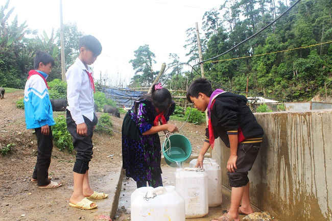 Tỷ lệ người dân được sử dụng nước sạch hợp vệ sinh trên địa bàn huyện Tủa Chùa thách còn thấp