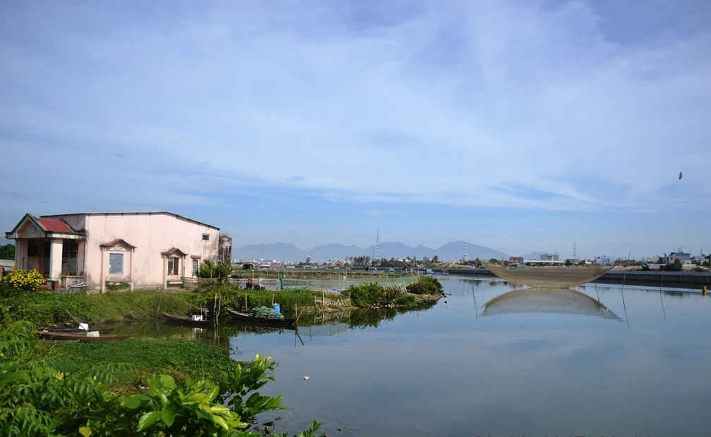 Sông nước bao quanh “ốc đảo” Đồng Nò