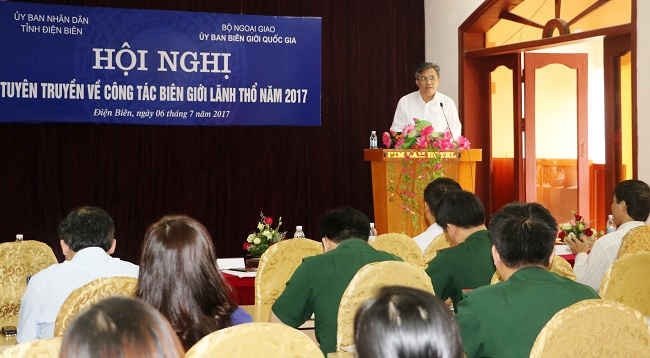 Ông Lò Văn Tiến, Phó Chủ tịch UBND tỉnh Điện Biên phát biểu chỉ đạo hội nghị