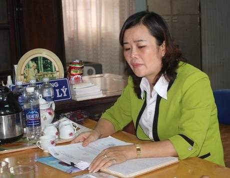  Bà Lưu Thị Lý, Hiệu trưởng Trường tiểu học Lê Văn Tám 
