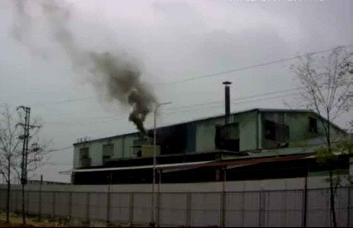 Nhà máy của tập đoàn Sunhouse (xã Ngọc Liệp, huyện Quốc Oai) xả khói đen xì