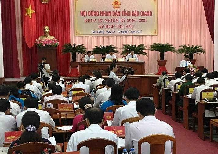  Quang cảnh kỳ họp thứ sáu HĐND tỉnh Hậu Giang khóa IX, nhiệm kỳ 2016-2012.