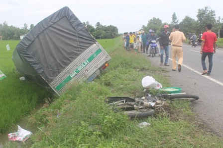 Hiện trường vụ tai nạn giao thông khiến ông Trần Văn Sái bị thương.
