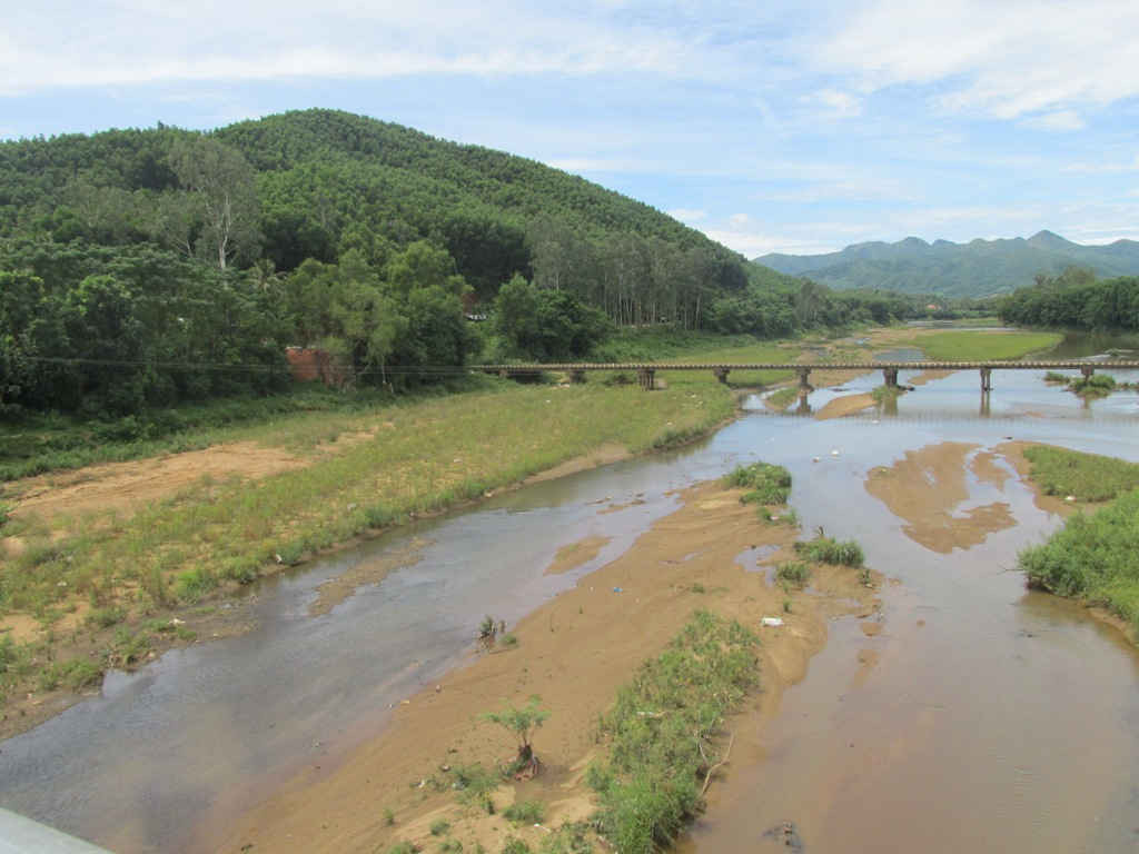 Sông Kim Sơn khô cạn nguồn nước
