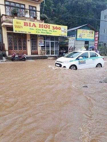 Mưa bão gây ngập lụt hôm 17/7 tại Sa Pa Lào Cai.