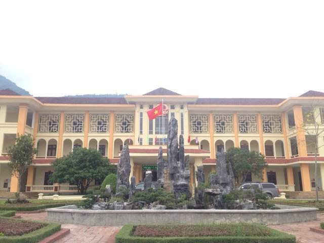 Trụ sở UBND huyện Tân Sơn