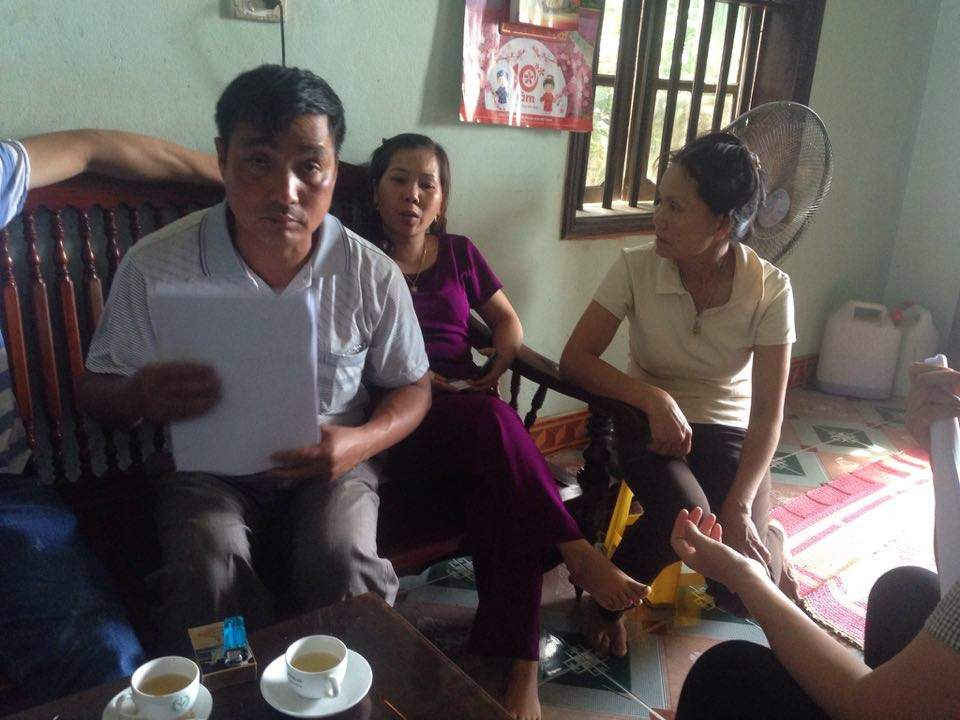 Những người dân gửi đơn tố cáo sai phạm của UBND xã Tam Thanh