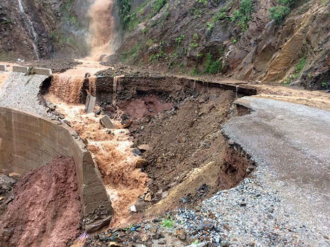 Mưa lớn gây sạt lở nghiêm trọng tại huyện Nậm Pồ
