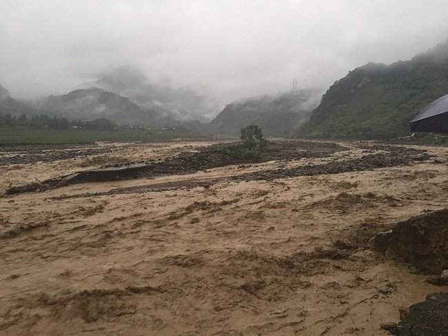 Tình hình mưa lũ tại địa bàn huyện Mường La vẫn đang diễn biến rất phức tạp. 