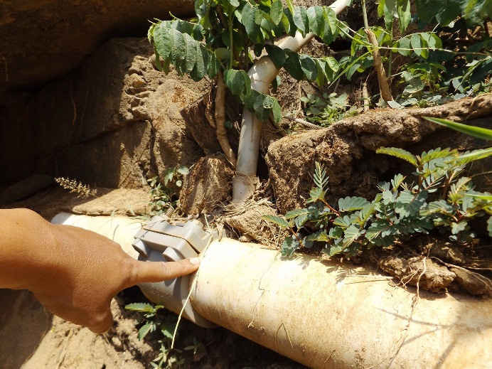 Đường ống nước dẫn của người dân thôn Tịnh Sơn hư hỏng