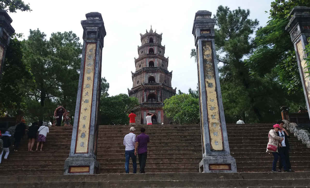 Chùa Thiên Mụ- một địa điểm du lịch nổi tiếng của Huế