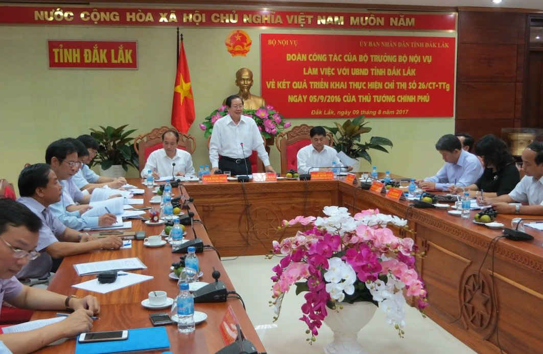 Đoàn công Trung ương do ông Lê Vĩnh Tân, Ủy viên Trung ương Đảng, Bộ trưởng Bộ Nội vụ làm trưởng đoàn làm việc với UBND tỉnh Đắk Lắk.