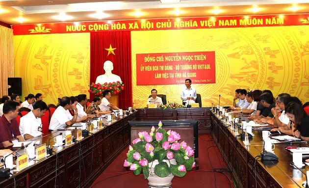 Bộ trưởng Bộ Văn hóa, Thể thao và Du lịch Nguyễn Ngọc Thiện phát biểu tại buổi làm việc với lãnh đạo chủ chốt tỉnh Hà Giang.