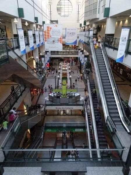 Một trung tâm thương mại hình thành trong thành phố ngầm tại Canada (ảnh I.T)