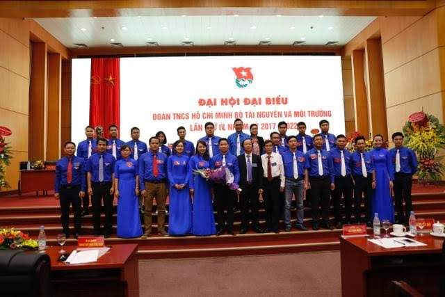 20 đồng chí trong BCH Đoàn Bộ TN&MT nhiệm kỳ 2017 – 2022 ra mắt Đại hội.
