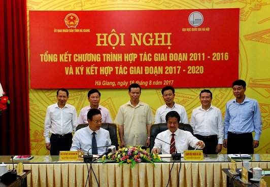 Giám đốc Đại học Quốc gia Hà Nội và Chủ tịch UBND tỉnh Hà Giang  ký thỏa thuận hợp tác giai đoạn 2017-2020.